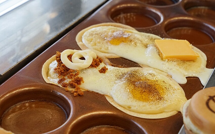 想要滿足平價又美味的下午茶就來這！！功夫茶王、咀嚼系38奶霸，手作紅豆餅鹹甜口味一咬就爆餡！！