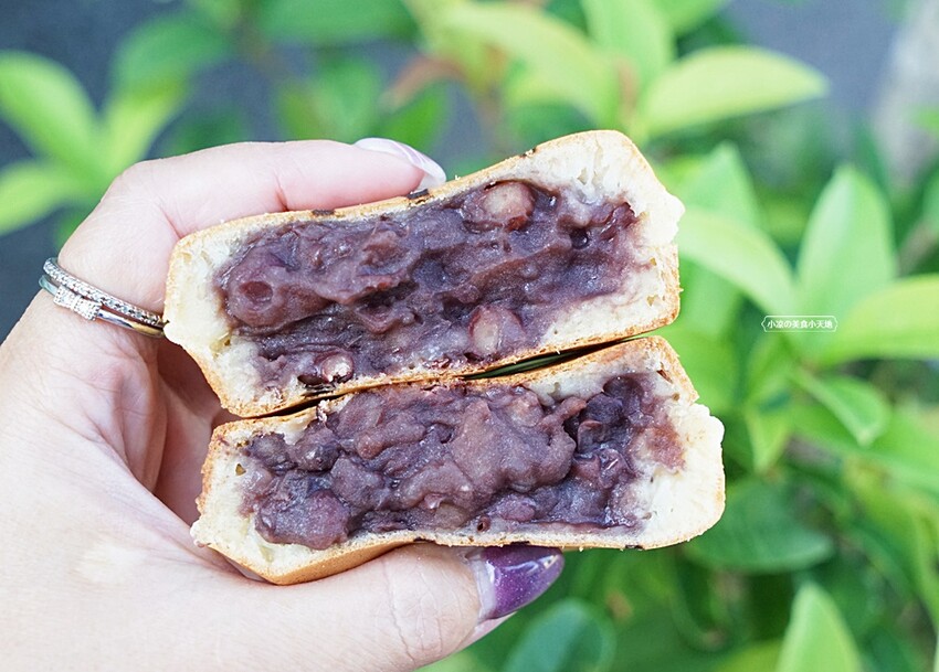 想要滿足平價又美味的下午茶就來這！！功夫茶王、咀嚼系38奶霸，手作紅豆餅鹹甜口味一咬就爆餡！！