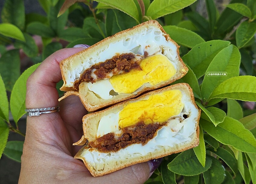 想要滿足平價又美味的下午茶就來這！！功夫茶王、咀嚼系38奶霸，手作紅豆餅鹹甜口味一咬就爆餡！！
