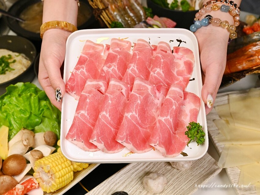 論石間鍋物|台中人氣鍋物最新分店在太平,320元起享蔬食自助吧吃到飽,還有超值雙人套餐 - 糖糖's 享食生活