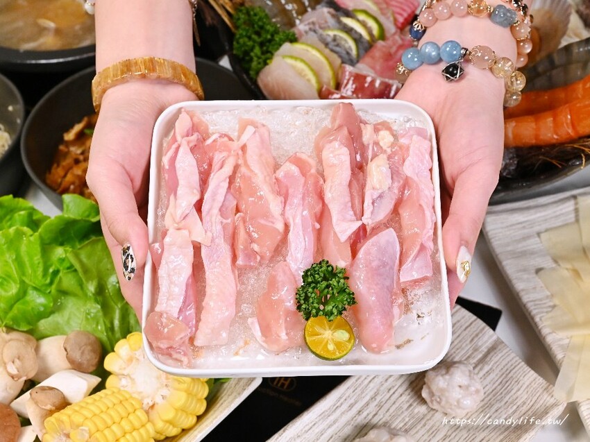 論石間鍋物|台中人氣鍋物最新分店在太平,320元起享蔬食自助吧吃到飽,還有超值雙人套餐 - 糖糖's 享食生活