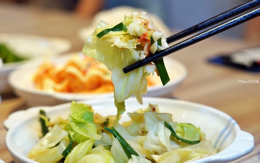 桃園超人氣熱炒店!平價88道菜任選「呷尬八八快炒」內用白飯吃到飽。