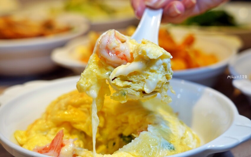 桃園超人氣熱炒店!平價88道菜任選「呷尬八八快炒」內用白飯吃到飽。