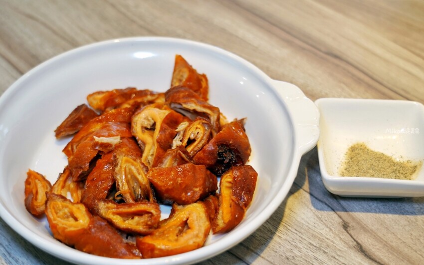 桃園超人氣熱炒店!平價88道菜任選「呷尬八八快炒」內用白飯吃到飽。