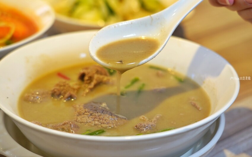 桃園超人氣熱炒店!平價88道菜任選「呷尬八八快炒」內用白飯吃到飽。