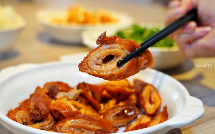 桃園超人氣熱炒店!平價88道菜任選「呷尬八八快炒」內用白飯吃到飽。