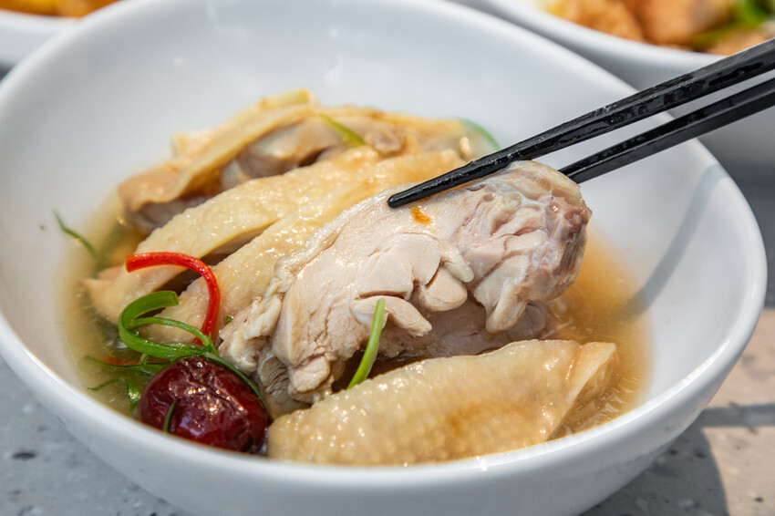 【石本石本女臣】信義區新開幕中式料理,軌道送餐炫酷體。