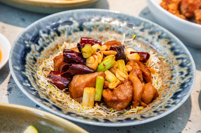 【石本石本女臣】信義區新開幕中式料理,軌道送餐炫酷體。