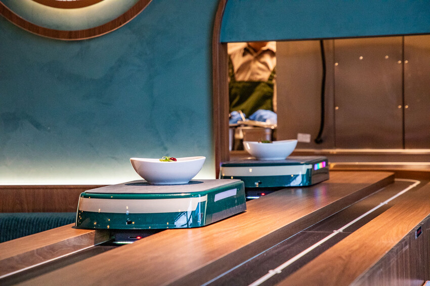 【石本石本女臣】信義區新開幕中式料理,軌道送餐炫酷體。