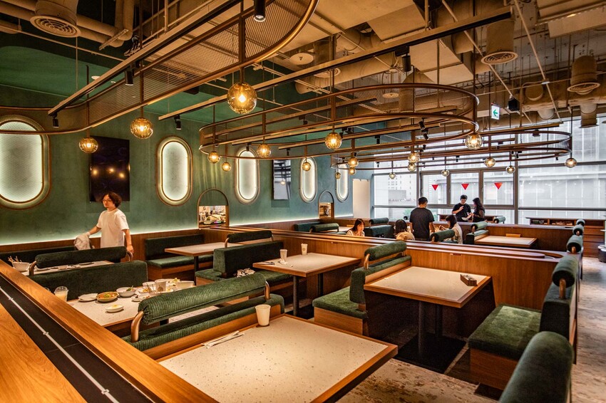 【石本石本女臣】信義區新開幕中式料理,軌道送餐炫酷體。