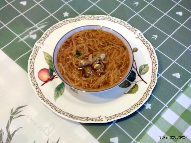 (台北南港美食)「點新春蚵仔麵線」 (Oyster noodles shop), N