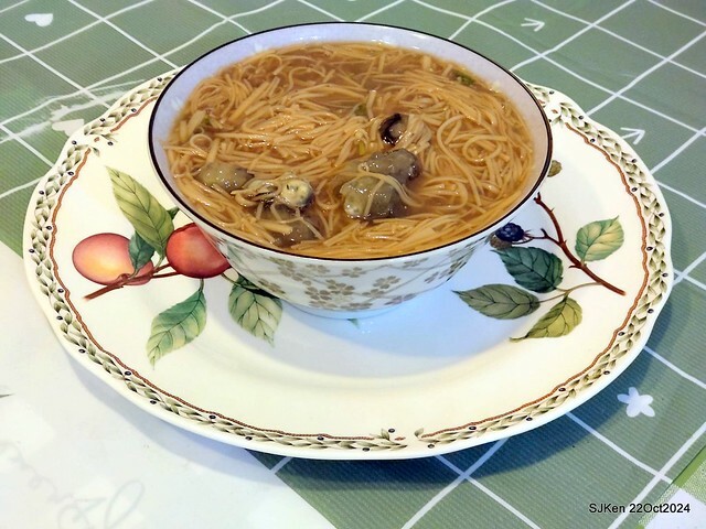 (台北南港美食)「點新春蚵仔麵線」 (Oyster noodles shop), N