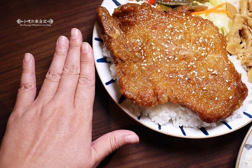 【中和美食】『馥小玉(原飄香經典)』平價便當/大份量、高CP 【中和美食】『馥小玉(原飄香經典)』平價便當/大份量、高CP