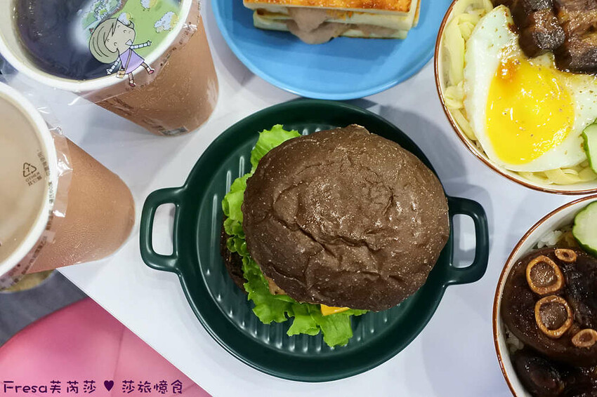 台南市善化區台南早午餐【玏食早午餐】九點開賣！爌肉飯＋豬腳飯一早吃飽飽.推薦８盎司漢堡排堡、芋泥肉鬆焦糖吐司│善化