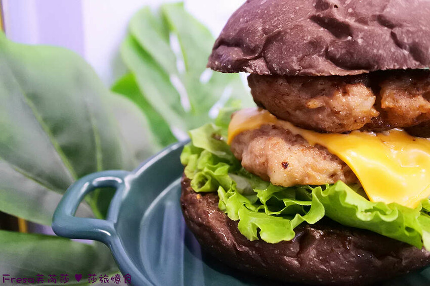 台南市善化區台南早午餐【玏食早午餐】九點開賣！爌肉飯＋豬腳飯一早吃飽飽.推薦８盎司漢堡排堡、芋泥肉鬆焦糖吐司│善化