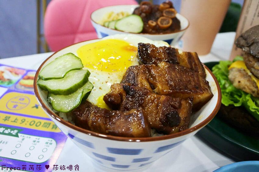 台南市善化區台南早午餐【玏食早午餐】九點開賣！爌肉飯＋豬腳飯一早吃飽飽.推薦８盎司漢堡排堡、芋泥肉鬆焦糖吐司│善化