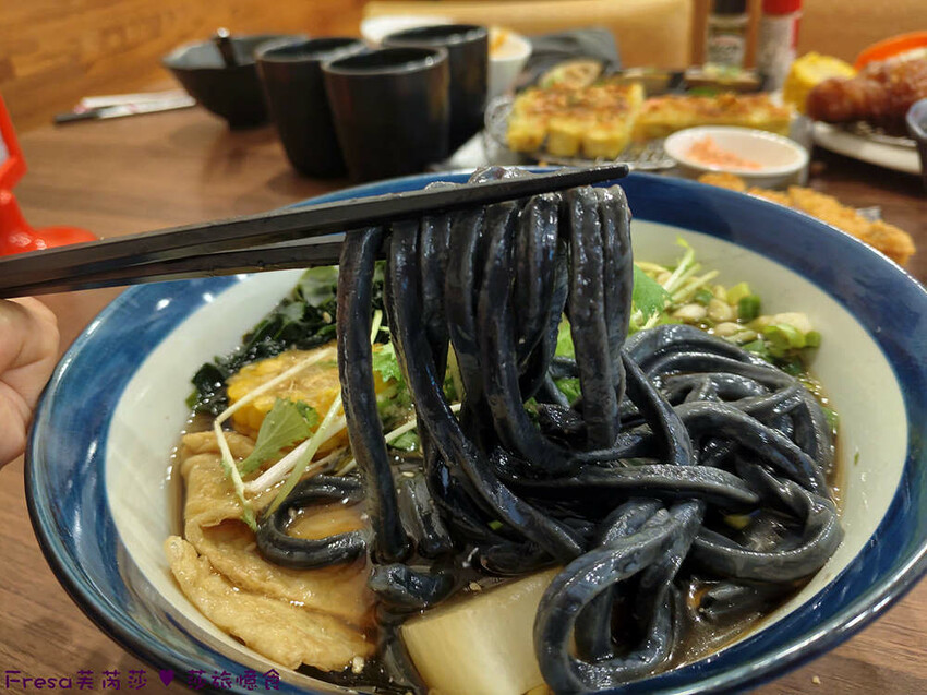 嘉義市東區嘉義拉麵【熊富手打烏龍麵館】檜意森活村附近餐廳.厚韻咖哩香!Q勁烏龍麵醇濃湯頭.還有素食烏龍麵│阿里山