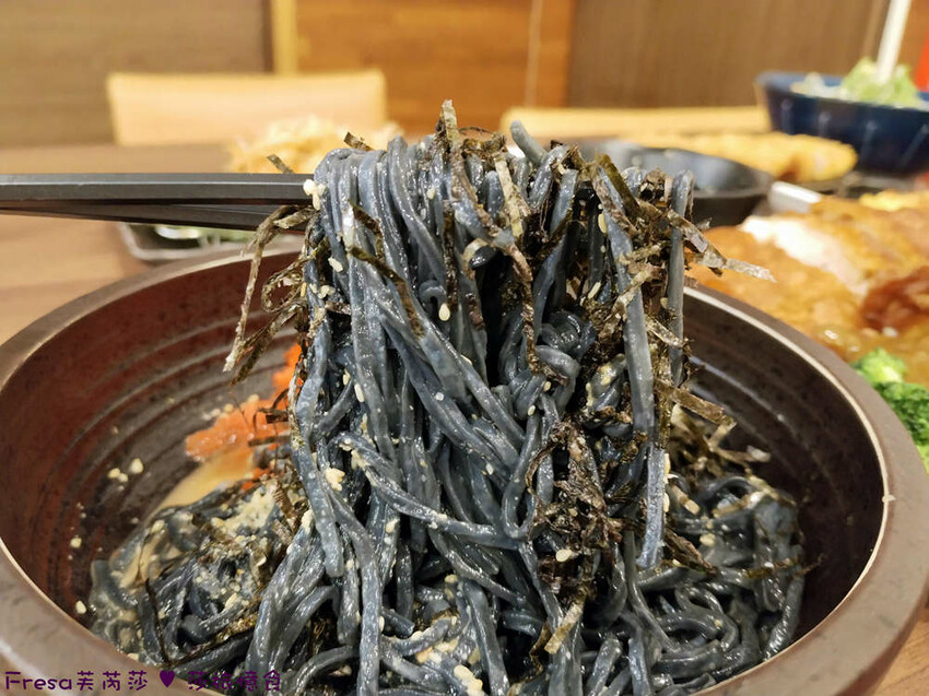 嘉義市東區嘉義拉麵【熊富手打烏龍麵館】檜意森活村附近餐廳.厚韻咖哩香!Q勁烏龍麵醇濃湯頭.還有素食烏龍麵│阿里山