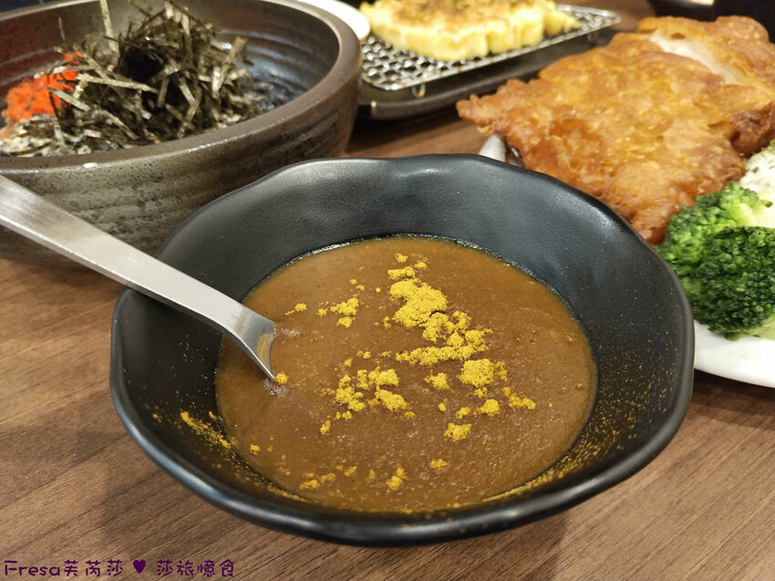 嘉義市東區嘉義拉麵【熊富手打烏龍麵館】檜意森活村附近餐廳.厚韻咖哩香!Q勁烏龍麵醇濃湯頭.還有素食烏龍麵│阿里山