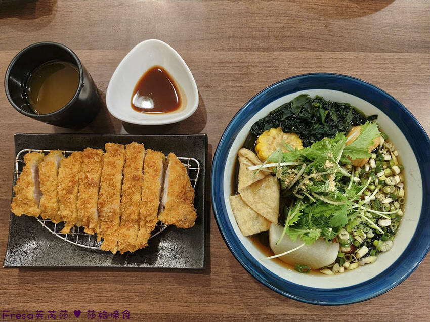 嘉義市東區嘉義拉麵【熊富手打烏龍麵館】檜意森活村附近餐廳.厚韻咖哩香!Q勁烏龍麵醇濃湯頭.還有素食烏龍麵│阿里山