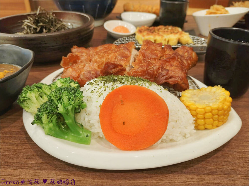 嘉義市東區嘉義拉麵【熊富手打烏龍麵館】檜意森活村附近餐廳.厚韻咖哩香!Q勁烏龍麵醇濃湯頭.還有素食烏龍麵│阿里山