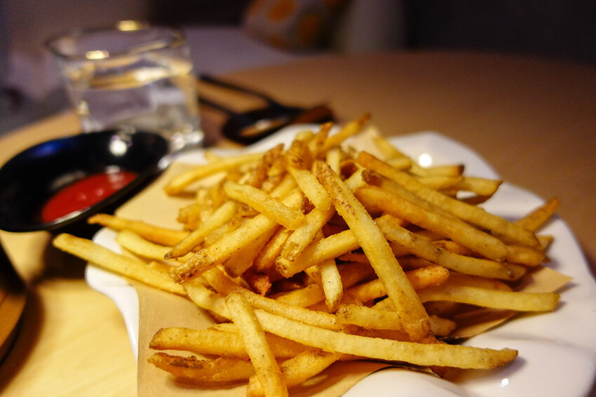 台北市大同區【美食】9th Sense Bistro & Bar第酒感餐酒館,氛圍舒適放鬆,民權西路美食酒吧