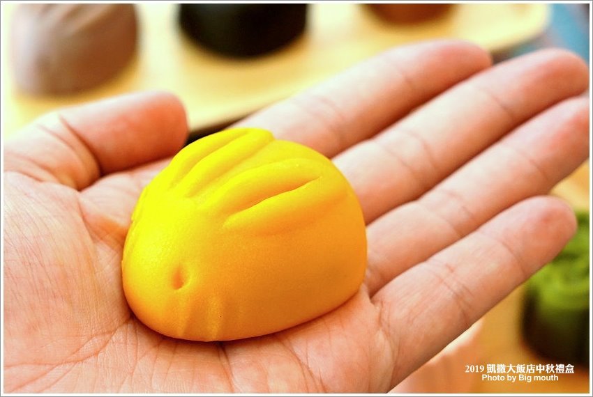 【2019中秋禮盒】凱撒大飯店經典廣式月餅「藏月禮盒」、台灣手搖茶飲創意口味「茗月禮盒」，送禮大器、好吃又好看!