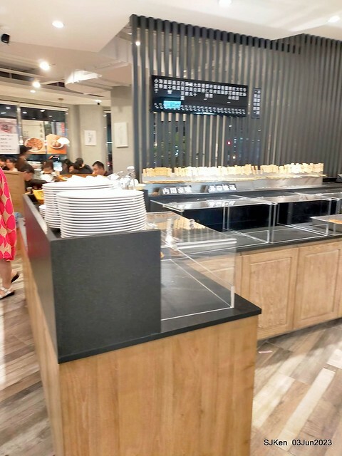 (新竹東區美食)「竹東邱記排骨酥麵-新竹店」(Crispy spareribs noodle store)Hsinchu city, Taiwan, Jun 3, 2023, SJKen