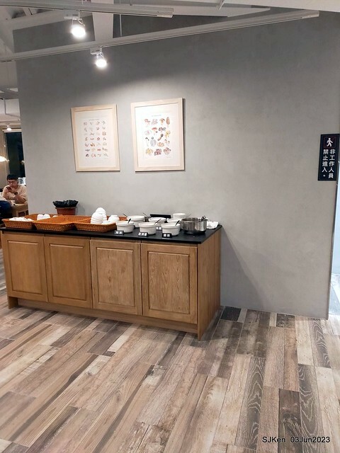 (新竹東區美食)「竹東邱記排骨酥麵-新竹店」(Crispy spareribs noodle store)Hsinchu city, Taiwan, Jun 3, 2023, SJKen