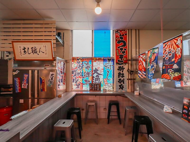 桃園新屋美食，永安漁港美食推薦，江戶壽司大生蠔超吸睛。