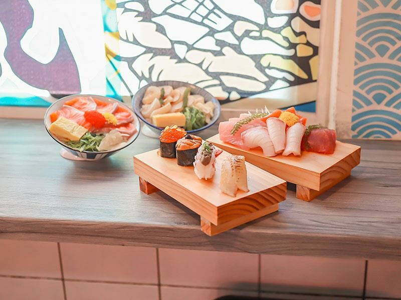 桃園新屋美食，永安漁港美食推薦，江戶壽司大生蠔超吸睛。