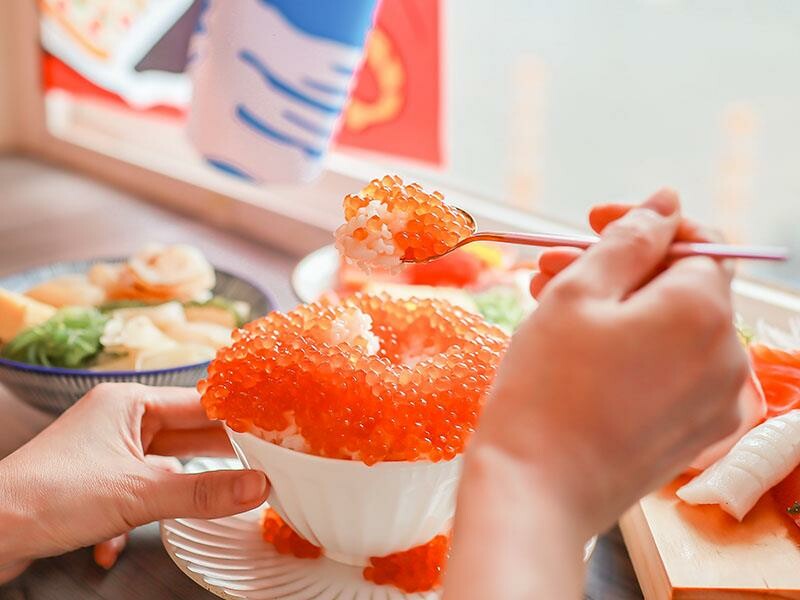 桃園新屋美食，永安漁港美食推薦，江戶壽司大生蠔超吸睛。