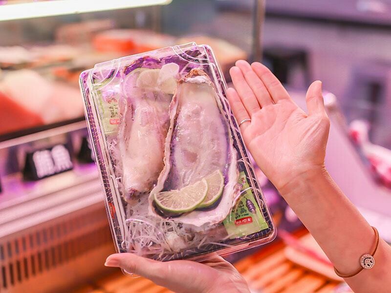 桃園新屋美食，永安漁港美食推薦，江戶壽司大生蠔超吸睛。