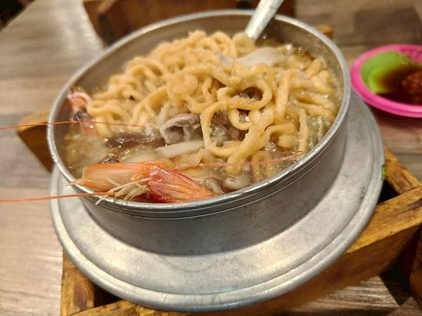 台北延三夜市正宗台式經典美食小吃推薦-東時鮮蚵-香氣爆棚用料