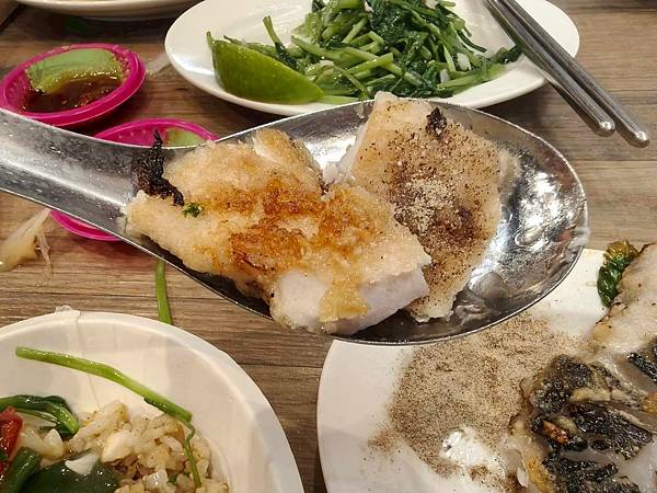 台北延三夜市正宗台式經典美食小吃推薦-東時鮮蚵-香氣爆棚用料