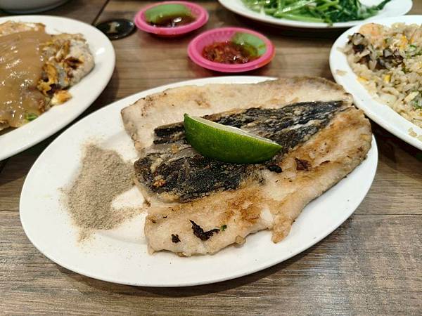 台北延三夜市正宗台式經典美食小吃推薦-東時鮮蚵-香氣爆棚用料