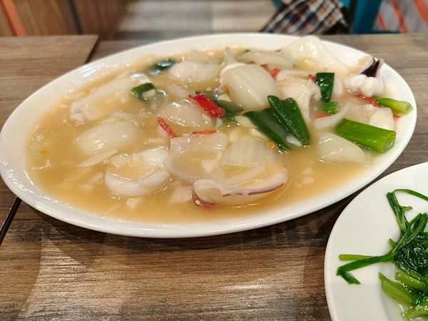 台北延三夜市正宗台式經典美食小吃推薦-東時鮮蚵-香氣爆棚用料