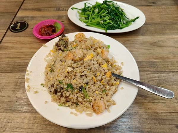 台北延三夜市正宗台式經典美食小吃推薦-東時鮮蚵-香氣爆棚用料