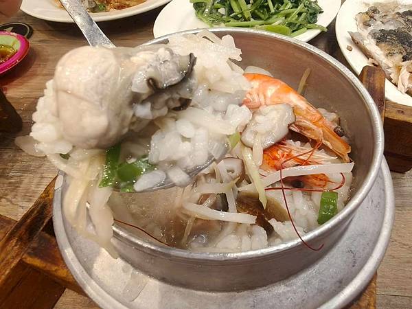 台北延三夜市正宗台式經典美食小吃推薦-東時鮮蚵-香氣爆棚用料