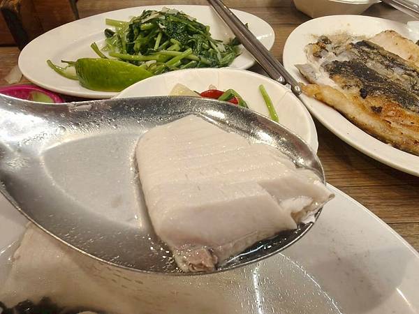 台北延三夜市正宗台式經典美食小吃推薦-東時鮮蚵-香氣爆棚用料