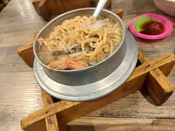 台北延三夜市正宗台式經典美食小吃推薦-東時鮮蚵-香氣爆棚用料