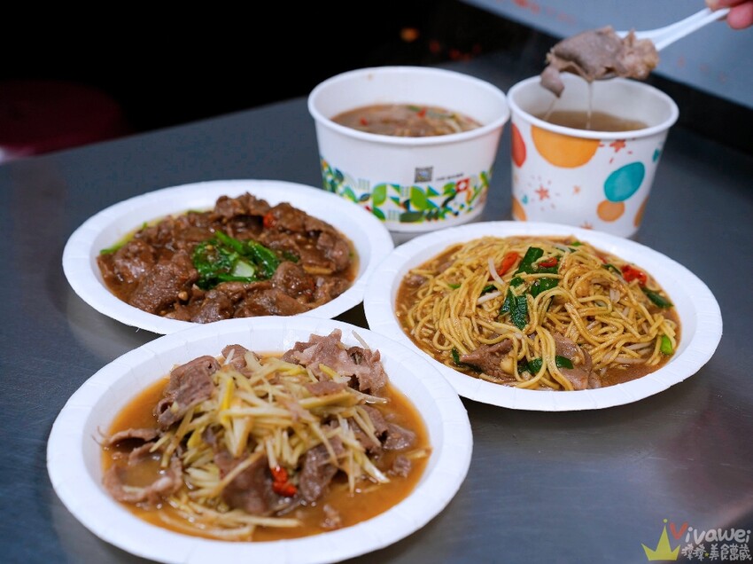 【南崁生炒羊肉】營業到凌晨三點的深夜美食！現炒的高CP值羊肉熱炒小吃～點炒麵＋燴飯共兩份可加購10元羊肉湯！