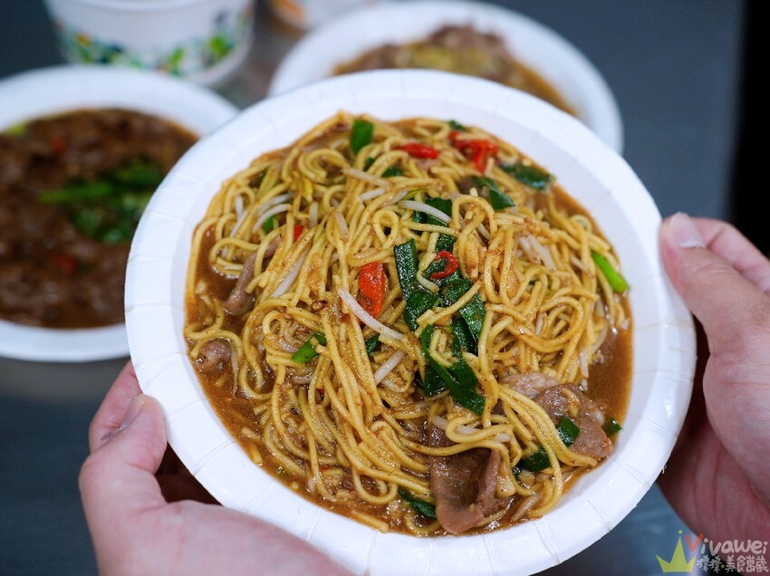 【南崁生炒羊肉】營業到凌晨三點的深夜美食！現炒的高CP值羊肉熱炒小吃～點炒麵＋燴飯共兩份可加購10元羊肉湯！