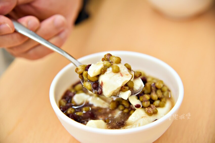 公館拉麵免費加麵、甜點也吃到飽 #何家拉麵/ WalkerLand窩客島整理提供 未經許可不可轉載 公館拉麵免費加麵、甜點也吃到飽 #何家拉麵/ WalkerLand窩客島整理提供 未經許可不可轉載