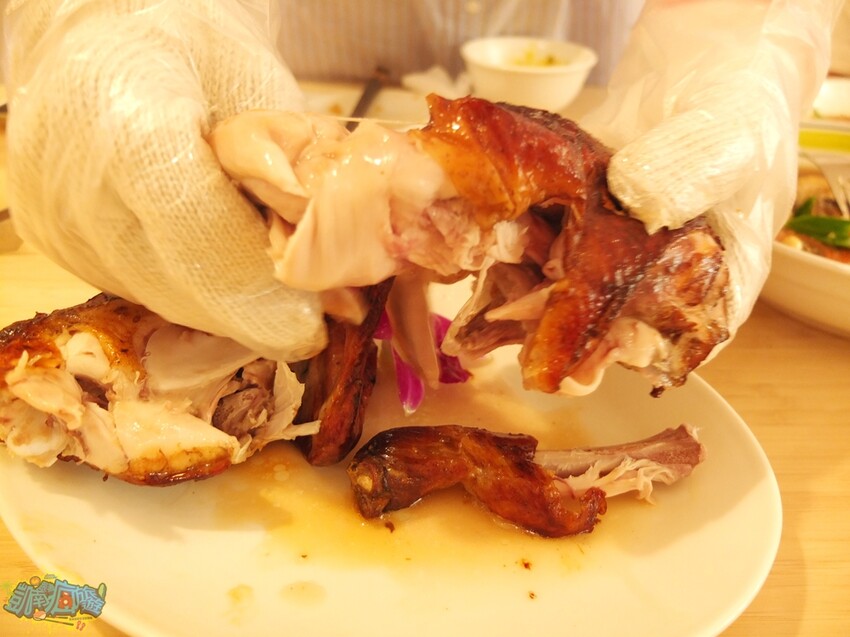 屏東縣屏東市屏東餐廳推薦【食典shidien】不預約吃不到！屏東最新無菜單私廚料理｜台式懷舊古早味菜色｜秘方醃料烤雞紅到外縣市｜超夯私廚餐盒美味無法擋｜屏東聚餐聚會新選擇