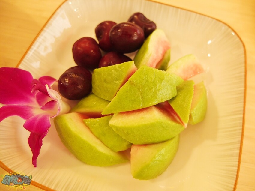 屏東縣屏東市屏東餐廳推薦【食典shidien】不預約吃不到！屏東最新無菜單私廚料理｜台式懷舊古早味菜色｜秘方醃料烤雞紅到外縣市｜超夯私廚餐盒美味無法擋｜屏東聚餐聚會新選擇