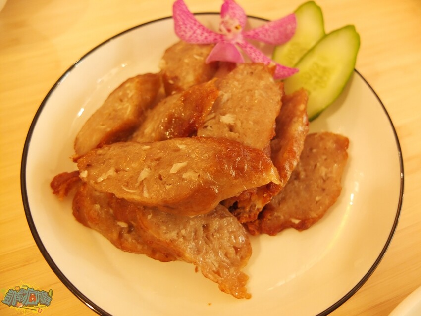 屏東縣屏東市屏東餐廳推薦【食典shidien】不預約吃不到！屏東最新無菜單私廚料理｜台式懷舊古早味菜色｜秘方醃料烤雞紅到外縣市｜超夯私廚餐盒美味無法擋｜屏東聚餐聚會新選擇