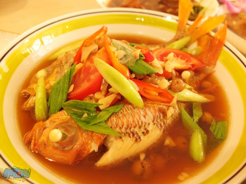 屏東縣屏東市屏東餐廳推薦【食典shidien】不預約吃不到！屏東最新無菜單私廚料理｜台式懷舊古早味菜色｜秘方醃料烤雞紅到外縣市｜超夯私廚餐盒美味無法擋｜屏東聚餐聚會新選擇