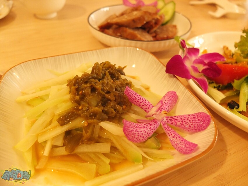 屏東縣屏東市屏東餐廳推薦【食典shidien】不預約吃不到！屏東最新無菜單私廚料理｜台式懷舊古早味菜色｜秘方醃料烤雞紅到外縣市｜超夯私廚餐盒美味無法擋｜屏東聚餐聚會新選擇