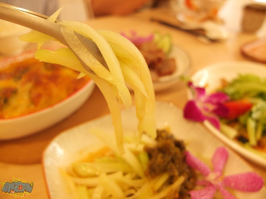 屏東縣屏東市屏東餐廳推薦【食典shidien】不預約吃不到！屏東最新無菜單私廚料理｜台式懷舊古早味菜色｜秘方醃料烤雞紅到外縣市｜超夯私廚餐盒美味無法擋｜屏東聚餐聚會新選擇